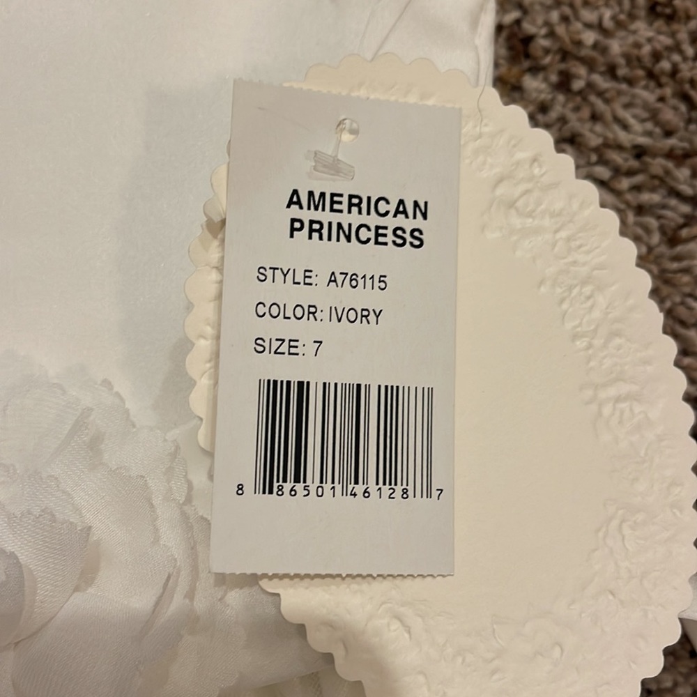 Girls white dress size 7 - Picture 3 of 4